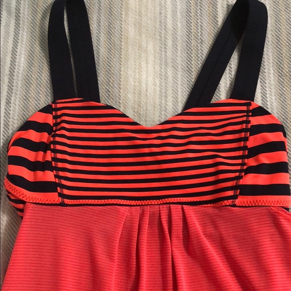 EUC Lululemon Tank Size 6 - Picture 1 of 3